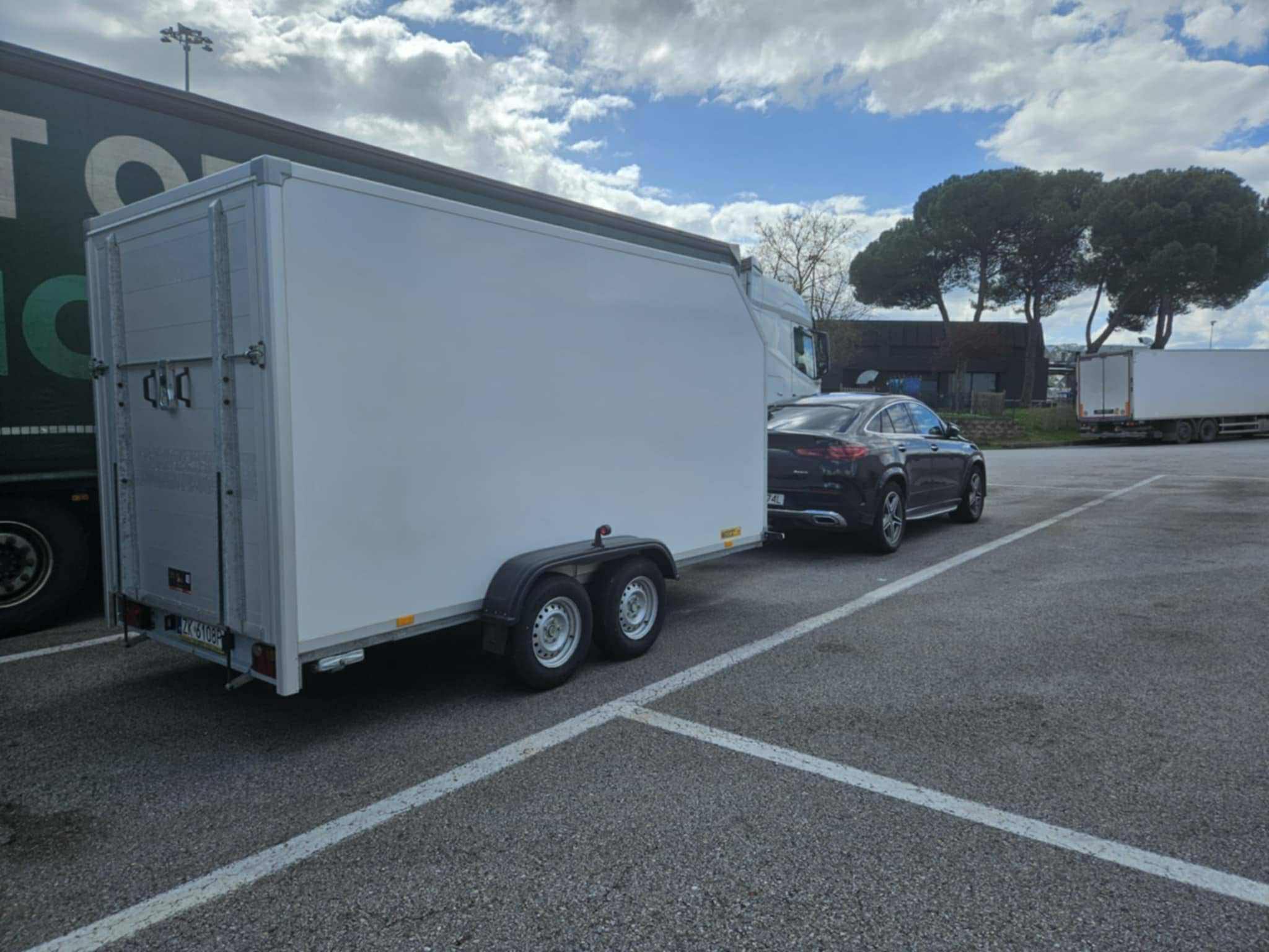 24b27039-7f66-4ad4-83ee-c9a5ac797e17